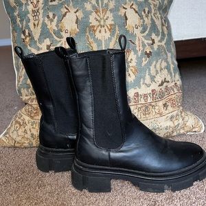Chelsea Style Boots